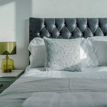 Stunning 2-Bed Premium Apartment - Free Wi-Fi Preston  Bagian luar foto
