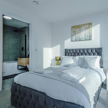 Stunning 2-Bed Premium Apartment - Free Wi-Fi Preston  Bagian luar foto