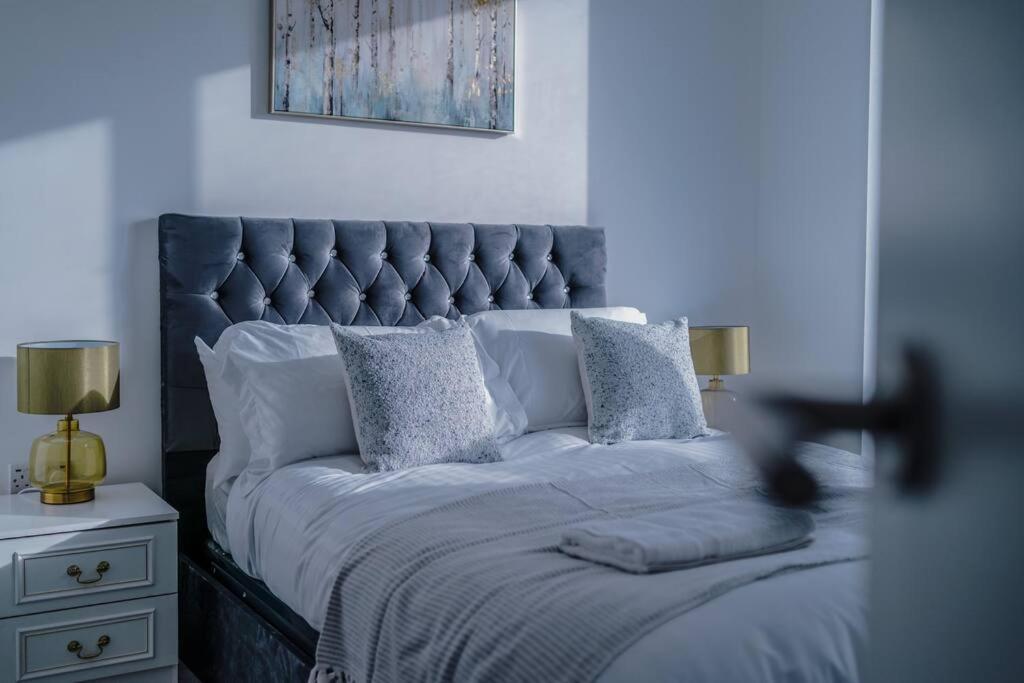 Stunning 2-Bed Premium Apartment - Free Wi-Fi Preston  Bagian luar foto