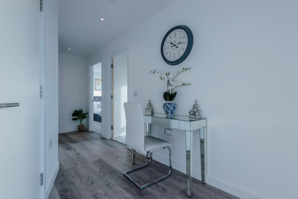 Stunning 2-Bed Premium Apartment - Free Wi-Fi Preston  Bagian luar foto